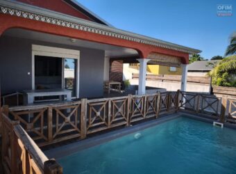 En vente une charmante villa familiale avec piscine située dans un quartier calme de La Rivière Saint-Louis
