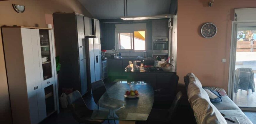En vente une charmante villa familiale avec piscine située dans un quartier calme de La Rivière Saint-Louis