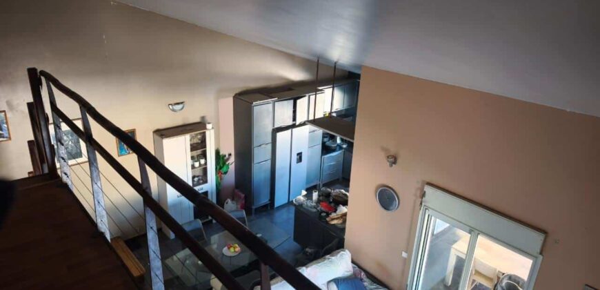 En vente une charmante villa familiale avec piscine située dans un quartier calme de La Rivière Saint-Louis