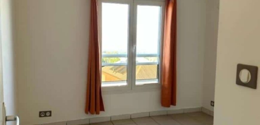 A louer un appartement en duplex de 69.34m2 proche de toutes commodités au Tampon