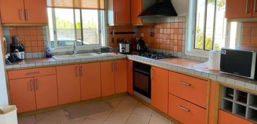 A louer une charmante villa T4 meublée située proche de Saint Pierre