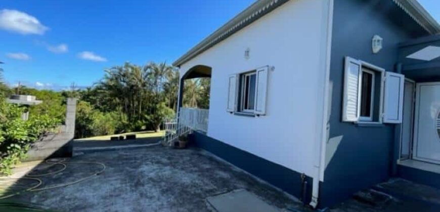 A louer une charmante villa T4 meublée située proche de Saint Pierre