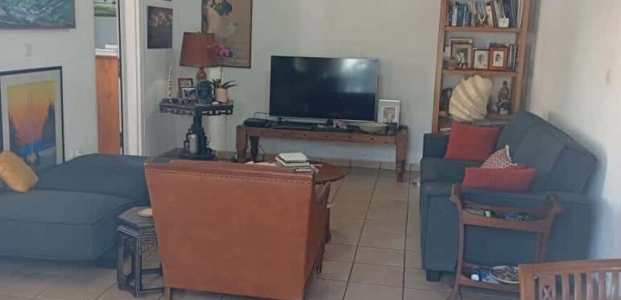 A vendre une charmante villa de type T4 avec piscine située au coeur de Petite-île