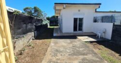 A louer une petite villa de 34m2 avec jardin dans le secteur de Bel Air à Sainte Suzanne