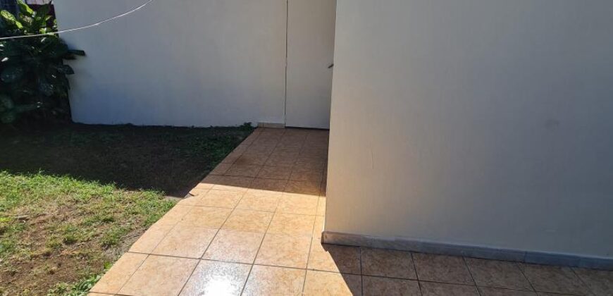 A louer une petite villa de 34m2 avec jardin dans le secteur de Bel Air à Sainte Suzanne