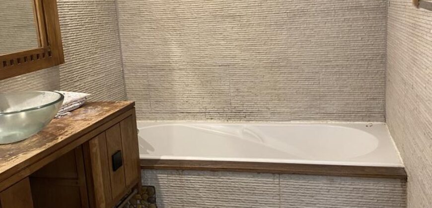A vendre un agréable appartement T2 de 41.48 m2 situé dans un quartier calme à La Possession