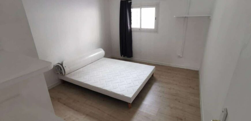 À vendre à Saint-Pierre une villa de 184 m² composée de 5 logements meublés