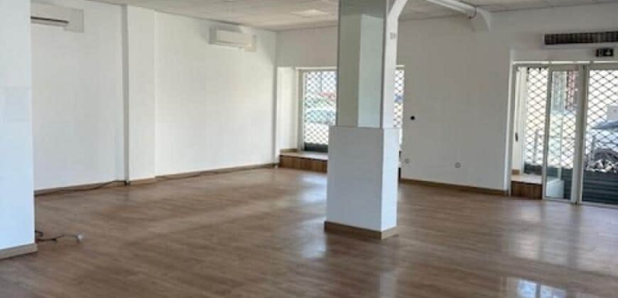 A louer un local commercial/professionnel de 175 m2 situé en plein centre-ville de Saint Pierre