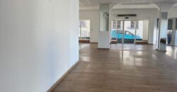A louer un local commercial/professionnel de 175 m2 situé en plein centre-ville de Saint Pierre
