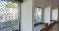 A louer un local commercial/professionnel de 175 m2 situé en plein centre-ville de Saint Pierre