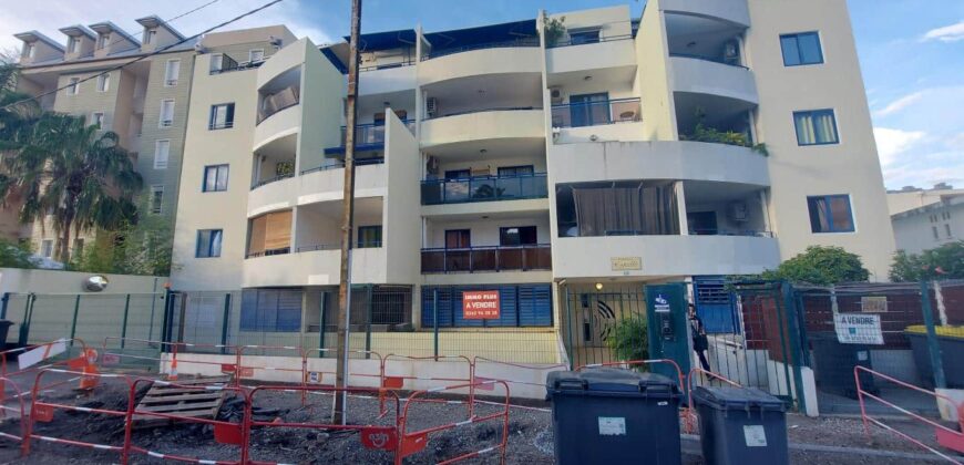 A vendre un appartement T1 de 21m2 situé dans la résidence Capella à Saint Denis