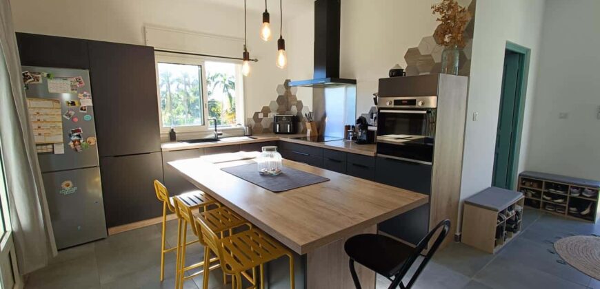 Vente d’une magnifique villa sur un vaste terrain piscinable de 700m2 à Beaulieu