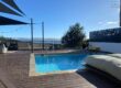A vendre une villa d’exception de 216 m² avec piscine, offrant une vue imprenable sur la mer et la ville de La Possession