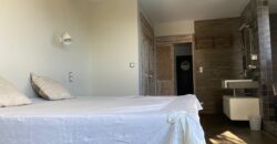 A vendre une villa d’exception de 216 m² avec piscine, offrant une vue imprenable sur la mer et la ville de La Possession