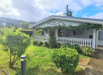 En location une charmante villa de 148 m2 située dans le secteur calme de La Plaine des Palmistes