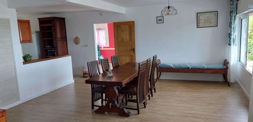 Location d’une spacieuse villa F3 meublée de 109 m² habitables au cœur des Avirons