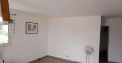 A louer un appartement de type T3 offrant une vue imprenable sur l’océan, situé à Trois Bassins