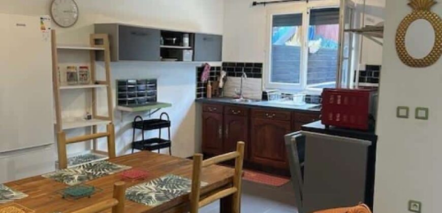 A louer une charmante villa meublée de 55 m2 située à Saint Pierre