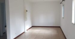A louer un appartement F3/4 de 63 m2 situé dans une enceinte familiale calme et sécurisée à La ligne des Bambous