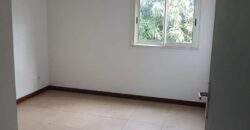 A louer un appartement F3/4 de 63 m2 situé dans une enceinte familiale calme et sécurisée à La ligne des Bambous