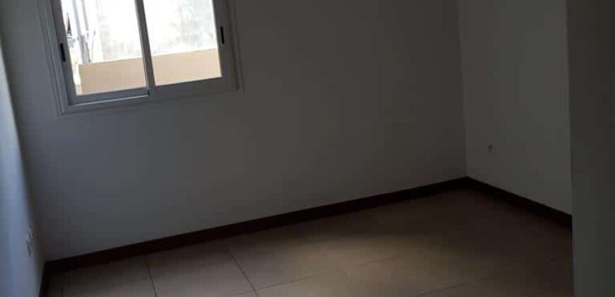A louer un appartement F3/4 de 63 m2 situé dans une enceinte familiale calme et sécurisée à La ligne des Bambous