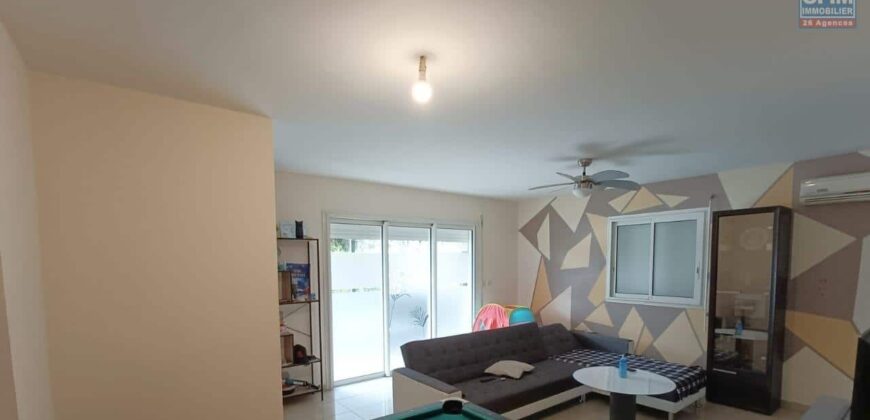 A louer un appartement T3 de 64.60m2 situé dans une petite résidence à Saint Benoit