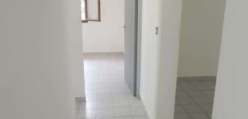 A louer une villa de 59.29m2 avec jardin situé proche centre ville de Saint Benoit