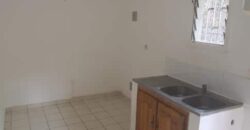 A louer une villa de 59.29m2 avec jardin situé proche centre ville de Saint Benoit