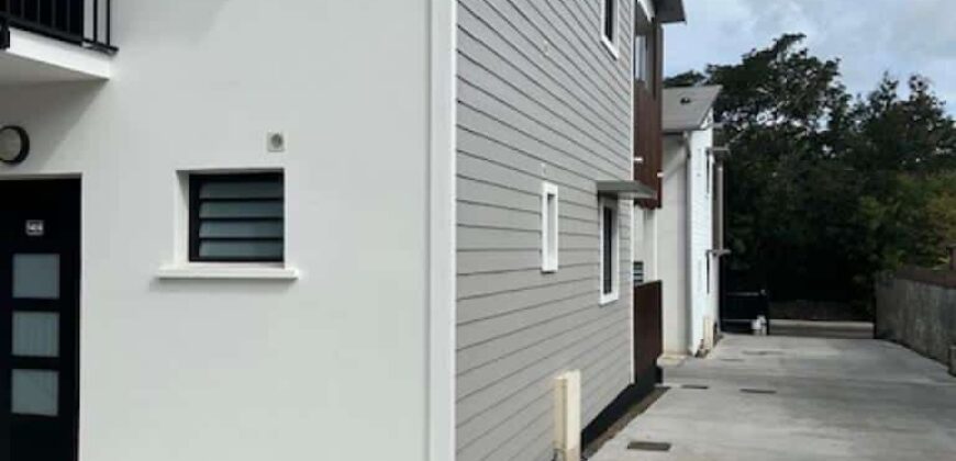 A louer un bel appartement neuf de 71.85 m2 située à l’entrée de La Rivière Saint Louis proche de toutes les commodités