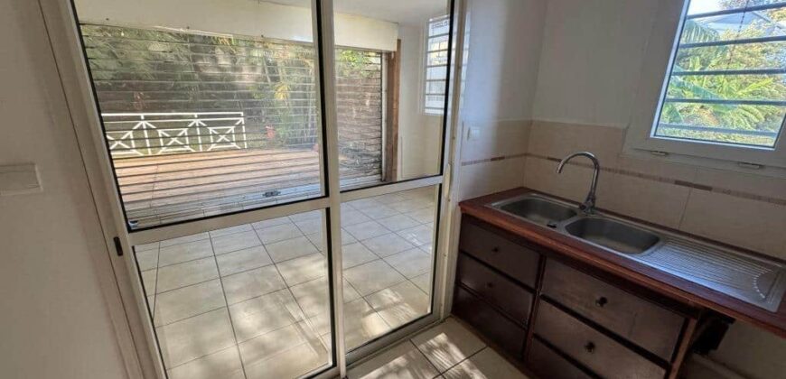 En vente un charmant appartement T2 d’environ 64 m2 situé au Tampon proche du centre-ville