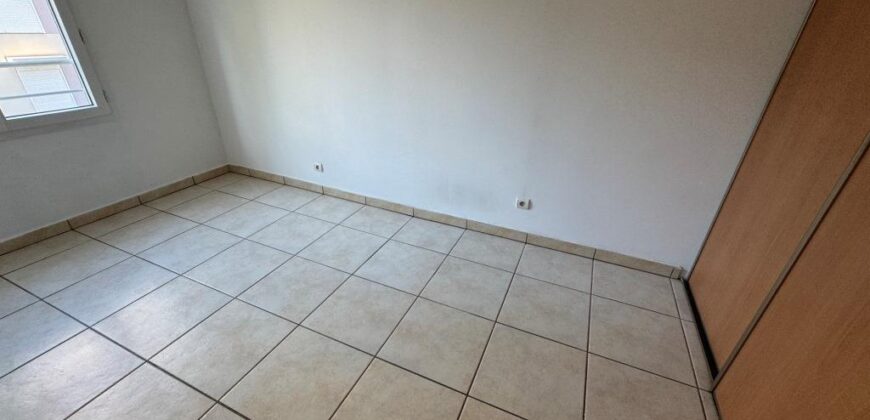 En vente un charmant appartement T2 d’environ 64 m2 situé au Tampon proche du centre-ville