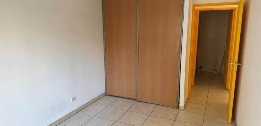 En vente un charmant appartement T2 d’environ 64 m2 situé au Tampon proche du centre-ville