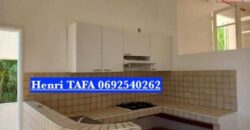 A louer une villa de type F4 de 72.63 m2 avec jardin située dans le secteur des Jacques à Saint Joseph