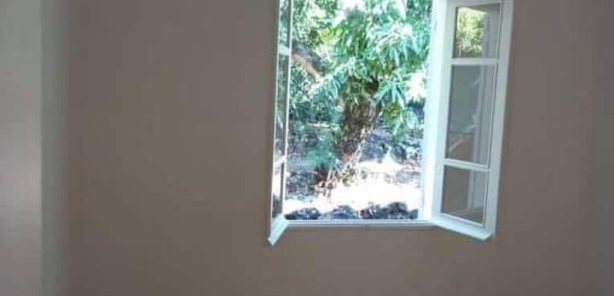 A louer une villa de type F4 de 72.63 m2 avec jardin située dans le secteur des Jacques à Saint Joseph