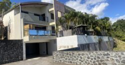 A vendre un appartement T2 offrant vue panoramique sur mer à Pichette la Possession
