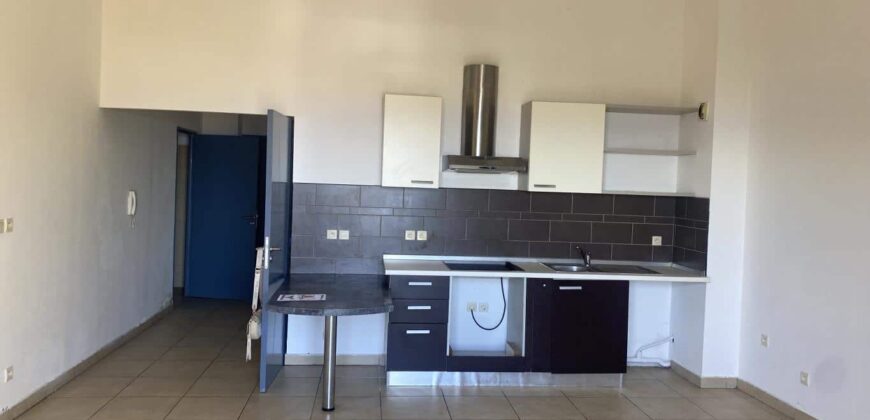 A vendre un appartement T2 offrant vue panoramique sur mer à Pichette la Possession