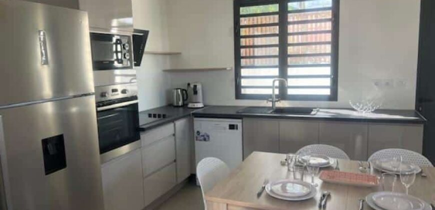 A louer une belle villa T4 meublée située en plein centre-ville de L’Etang Salé