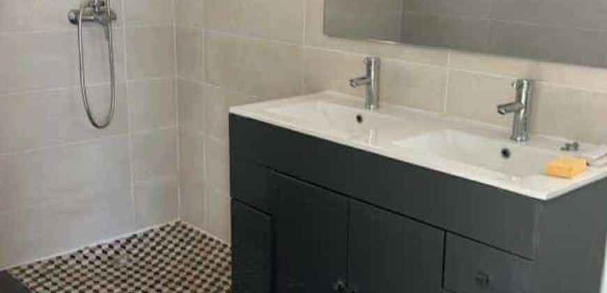 Location d’un local professionnel de 51 m2 situé à Terre Sainte