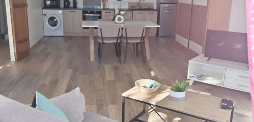A louer un charmant appartement meublé de 51m2 situé dans une zone résidentielle de Saint Leu