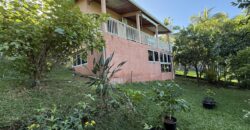 À vendre villa R+1 avec deux logements indépendants et vue panoramique située à l’entrée sud des Avirons