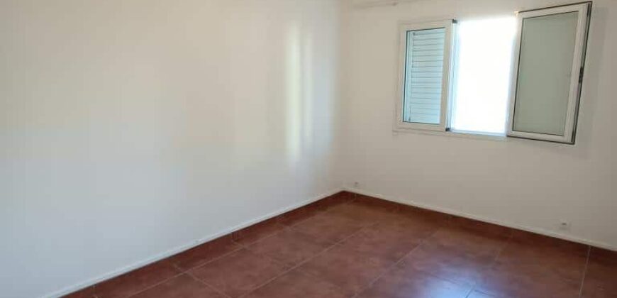 A vendre un appartement T3 de 71m2 avec varangue à proximité des commerces à Saint Benoit