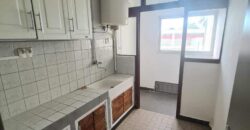 Location d’un agréable T2 de 76 m2 situé dans une petite résidence en plein centre-ville de Saint Benoit