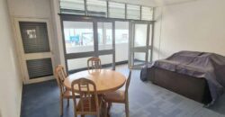 Location d’un agréable T2 de 76 m2 situé dans une petite résidence en plein centre-ville de Saint Benoit