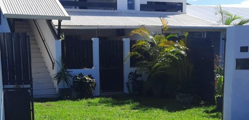 À louer une charmante villa T3 de 57 m2 située dans une petite résidence calme proche du centre-ville de Bras Panon