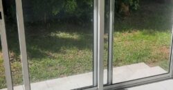 À louer une charmante villa T3 de 57 m2 située dans une petite résidence calme proche du centre-ville de Bras Panon