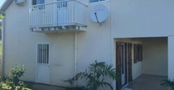 À louer une charmante villa T4 de 84.50 située à l’entrée du chemin Boissy proche du centre-ville de Saint Pierre