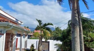 A vendre une agréable villa de plain-pied sur un beau terrain paysagé proche de la plage à Saint-André