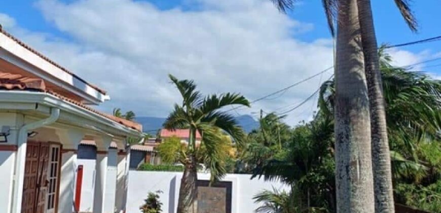 A vendre une agréable villa de plain-pied sur un beau terrain paysagé proche de la plage à Saint-André