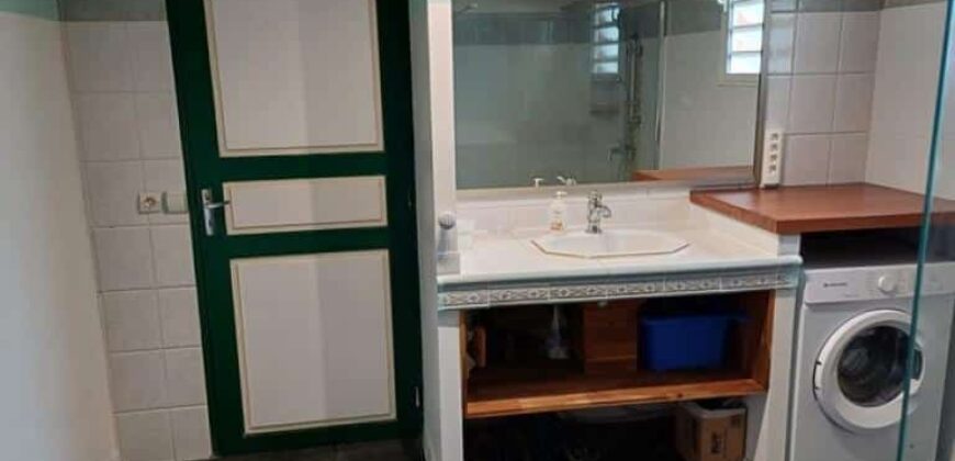 A vendre une agréable villa de plain-pied sur un beau terrain paysagé proche de la plage à Saint-André