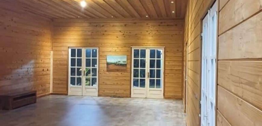 A vendre une agréable villa de plain-pied sur un beau terrain paysagé proche de la plage à Saint-André